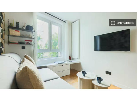 Studio for rent in Porte Dauphine, Paris - Apartments
