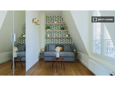 Studio à louer à Porte Dauphine, Paris. - Appartements