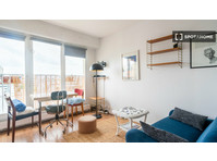 Studio for rent in Télégraphe-Pelleport-Saint-Fargeau.