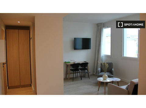 Studio in Issy-les-Moulineaux - Apartments