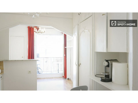 Estúdio com varanda para alugar no 17º arrondissement, Paris - Apartamentos