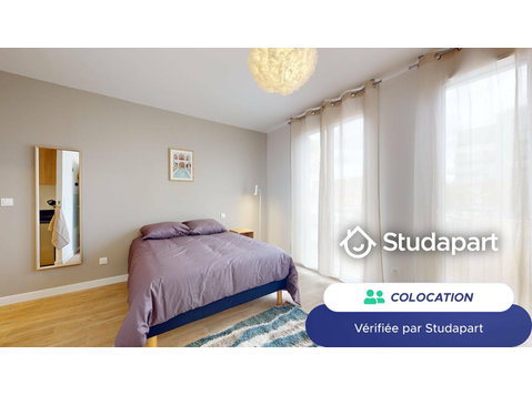 Surface privative : 27,2 m² SHAB et surface espaces… - À louer