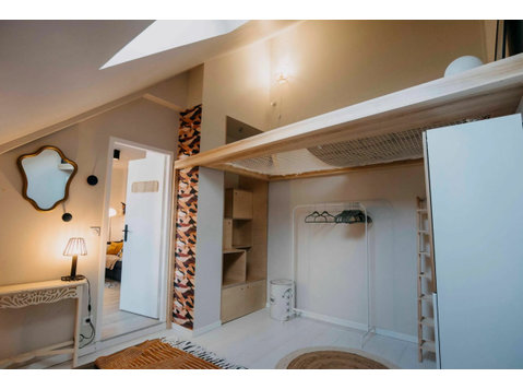 Multi-influenced flat in the heart of a lively district. - Ενοικίαση
