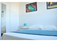 Quiet and bright bedroom  13m² - Appartements