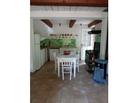 Flatio - all utilities included - Charming stone cottage… - À louer