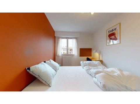 Aix Asters - Private Room (2) - Apartemen