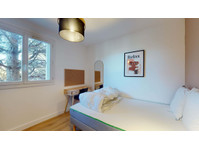 Aix Eyglun - Private Room (3) - Apartamente
