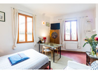 Rue Finsonius, Aix-en-Provence - Apartments
