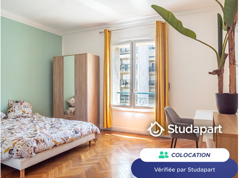 FORFAIT TOUT COMPRIS :
- ⚡ Électricité
- 💧 Eau
-♨️… - À louer