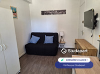 Located in the heart of Marseille, just a 10-minute walk… - Do wynajęcia