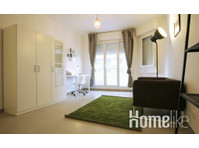 Large bright bedroom - 27m² - MA1 - Flatshare
