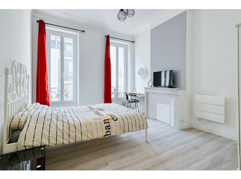 🏠 Bedroom 9 minutes walk from Gare St-Charles - De inchiriat