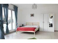 Co-Living: Bedroom 25m² - In Affitto