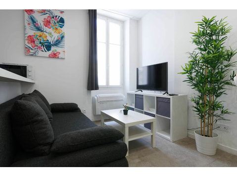 Flat near the Old Port - For Rent