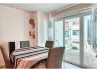 Flat with balcony in a quiet residence - De inchiriat