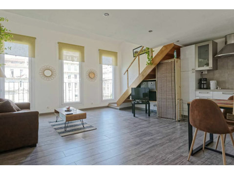 Superb flat on avenue de la Canebière - For Rent