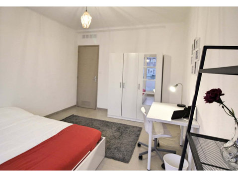 Bright and comfortable room  15m² - Apartments
