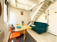 Charming duplex apartment in Marseille  25m² - Lakások