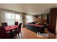 “L’Authentique” Large family apartment in the Baille… - דירות