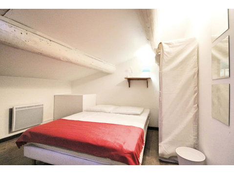 Luminous duplex in Marseille  30m² - Apartments