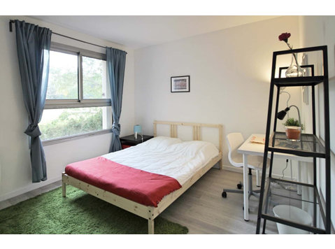Pleasant and bright room  14m² - Apartments