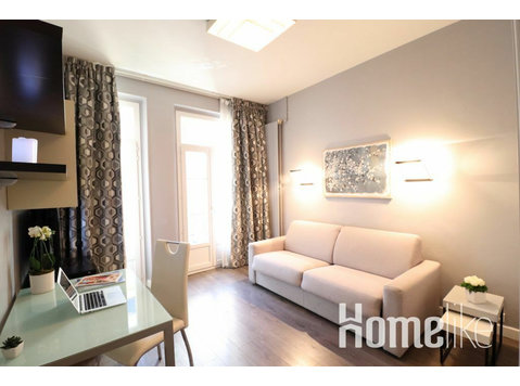 Bright apartment in a 4-star residence in the city center… - Apartments