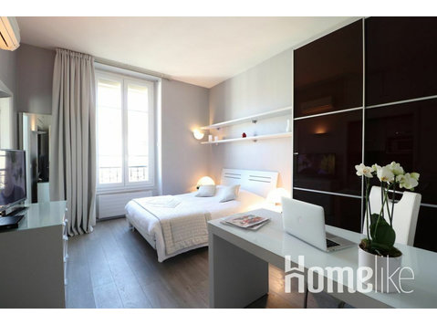 Large Studio with a 4 star Residence-Garden View - 아파트