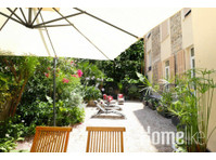 Large Studio with a 4 star Residence-Garden View - Apartments