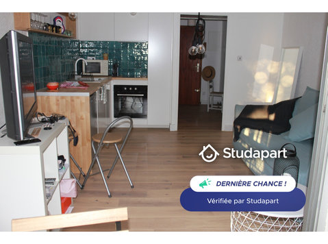 Studio furnished and equipped in secure residence.… - À louer