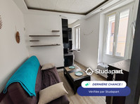 Studio meublé pour étudiant (bail 9 mois), disponible à… - Zu Vermieten