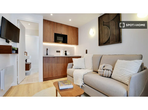 Studio-Wohnung zur Miete in Paris - Apartemen