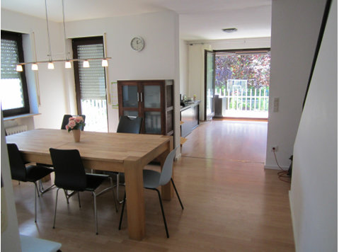 Awesome & bright house near Stuttgart-Karlsruhe - Til leje