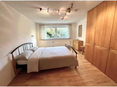 Helle 2-Zimmer-Wohnung/Reihenhaus, voll ausgestattet,… - Zu Vermieten