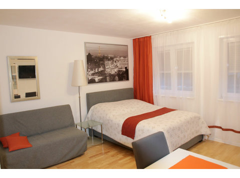 Neat, spacious suite in Walldorf - Do wynajęcia