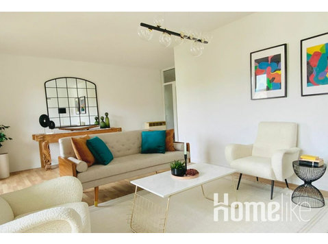 2 bedroom New Family Friendly Home/BASF LU - Apartments