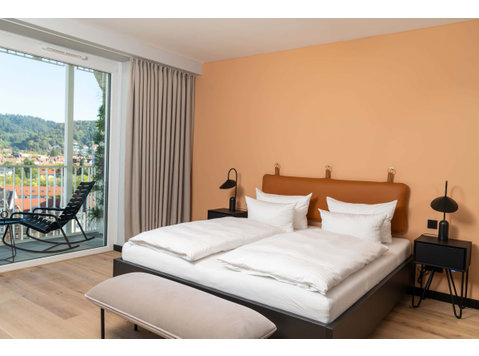 Black F Tower - Skyline Suite Black XL - Apartments