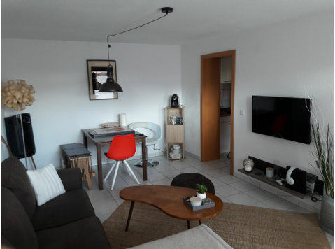 Moderne und helle Wohnung auf Zeit in lebendiger… - Zu Vermieten