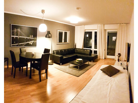 Modern studio in Heidelberg with balcony - Til leje
