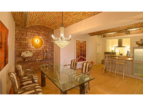 Nice, charming suite in Heidelberg - For Rent