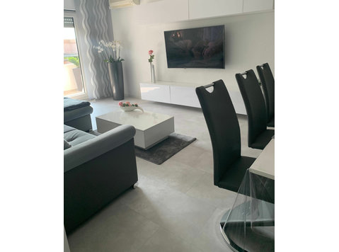 Häusliches & großartiges Apartment mitten in Karlsruhe - Zu Vermieten