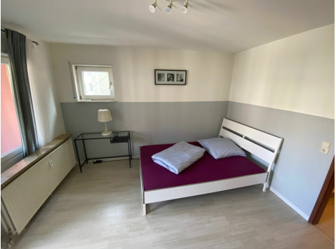 Helles, ruhiges 1-Zimmer-Apt in Karlsruhe-Waldstadt - Zu Vermieten