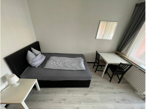 Recently renewed 1-room-Apt with balcony in… - Te Huur