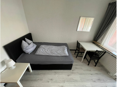 Neu renoviertes 1-Zimmer-Apt mit Balkon in… - Zu Vermieten