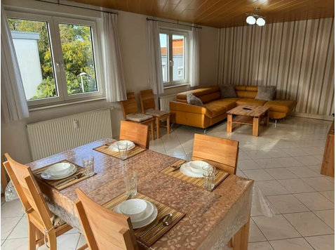 Charmante und häusliche Wohnung im Herzen von Karlsruhe - Zu Vermieten