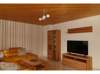 Rose Apartment: voll möblierte und moderne 3-Zimmer Wohnung… - Alquiler