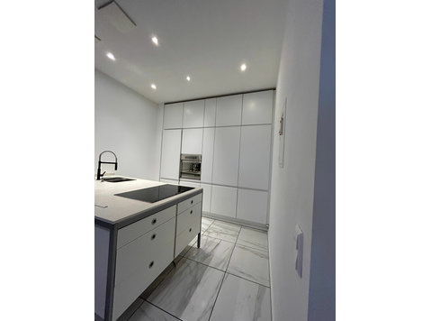 Top apartment in Karlsruhe Mühlburg – fully furnished with… - De inchiriat