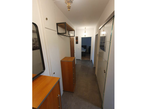 Top location: Newly renovated and high-quality fully… - De inchiriat
