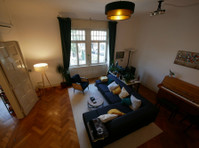 Spacious and central apartment in Karlsruhe - アパート