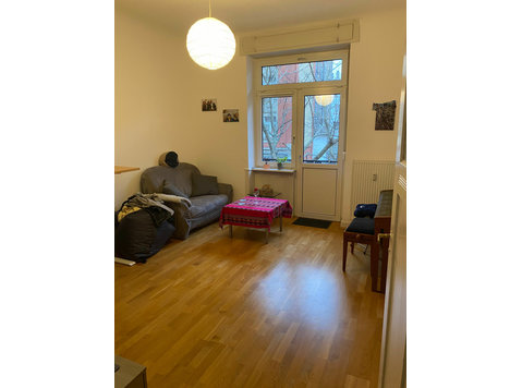 Ansprechende 2-Zimmer-Wohnung mit Balkon und Einbauküche… - Zu Vermieten