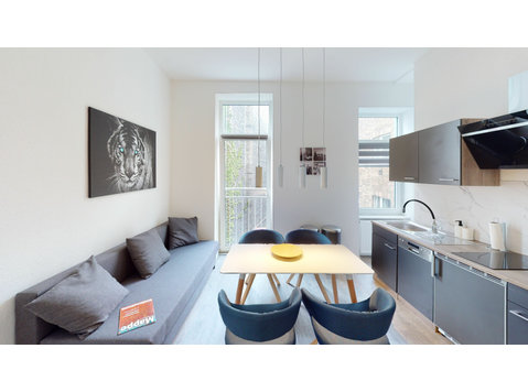 Completely refurbished apartment with french balcony in the… (1) - For Rent